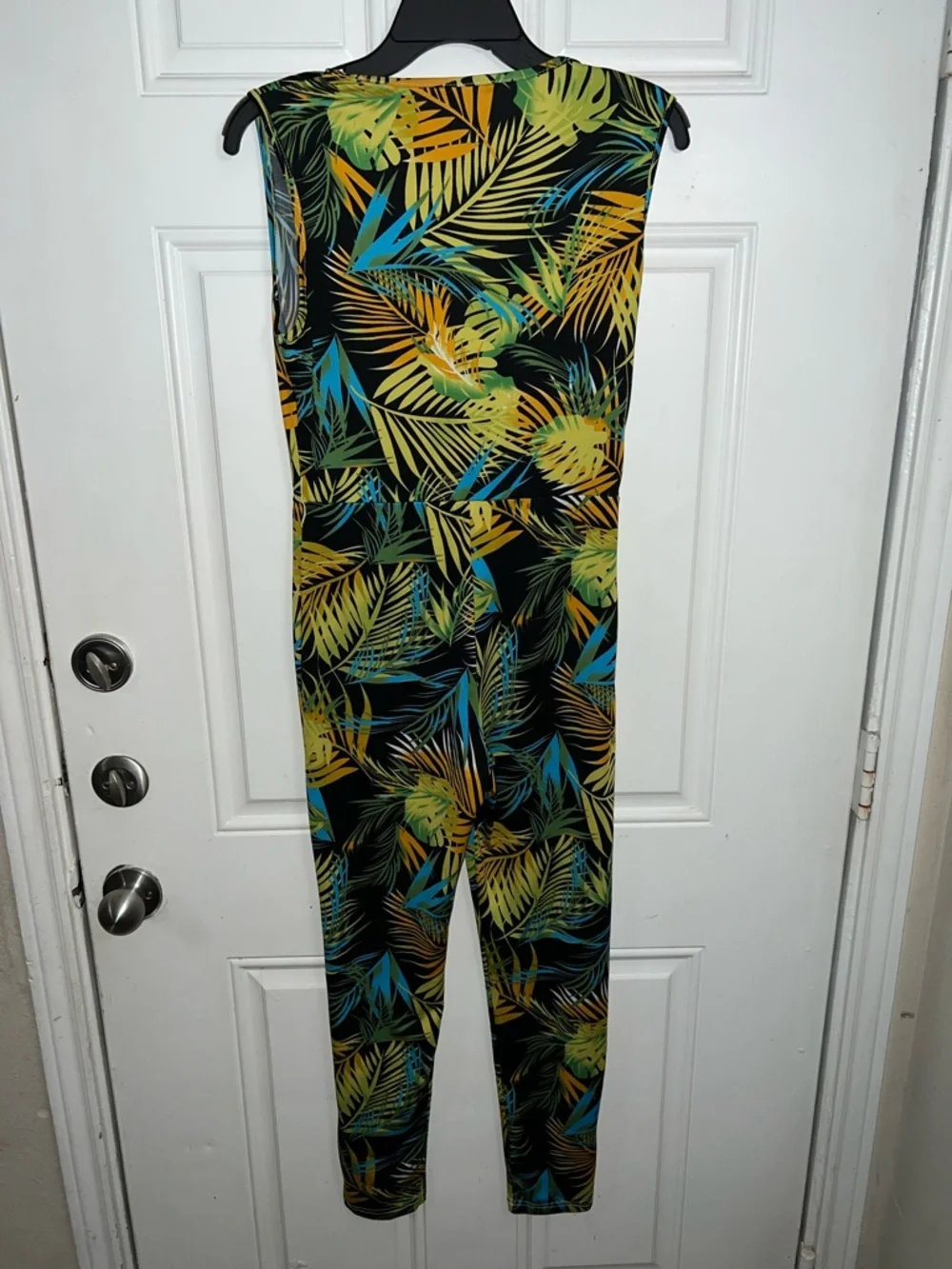SHEIN Black Tropical Print Sleeveless Jumpsuit with Green & Teal Leaves - Picture 2 of 7
